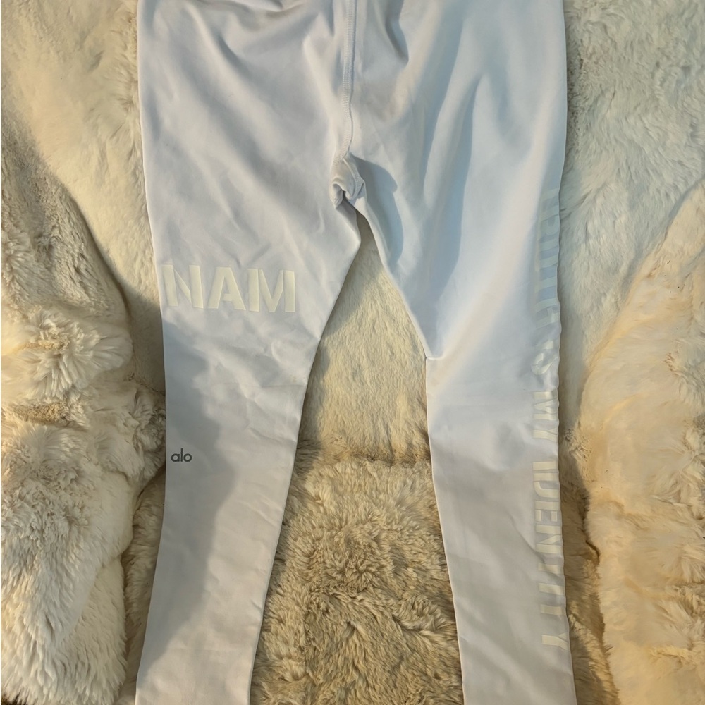 ALO YOGA- Sat Nam High Waisted Yoga Leggings, White, Size Small - Picture 2 of 6